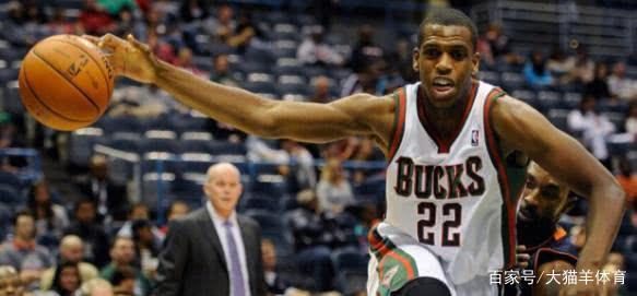 王洪亮：美国巴西身体强太多；若早跟她们踢热身赛或许会好些（王洪亮：美巴身体优势明显，若提前热身或许会更好）