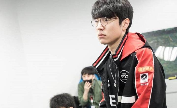 几乎同时被 几乎同时被